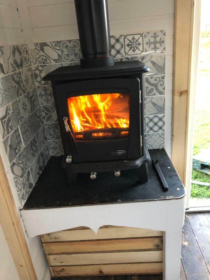 Clydesdale Shepherds Hut Hotel Belfast Buitenkant foto